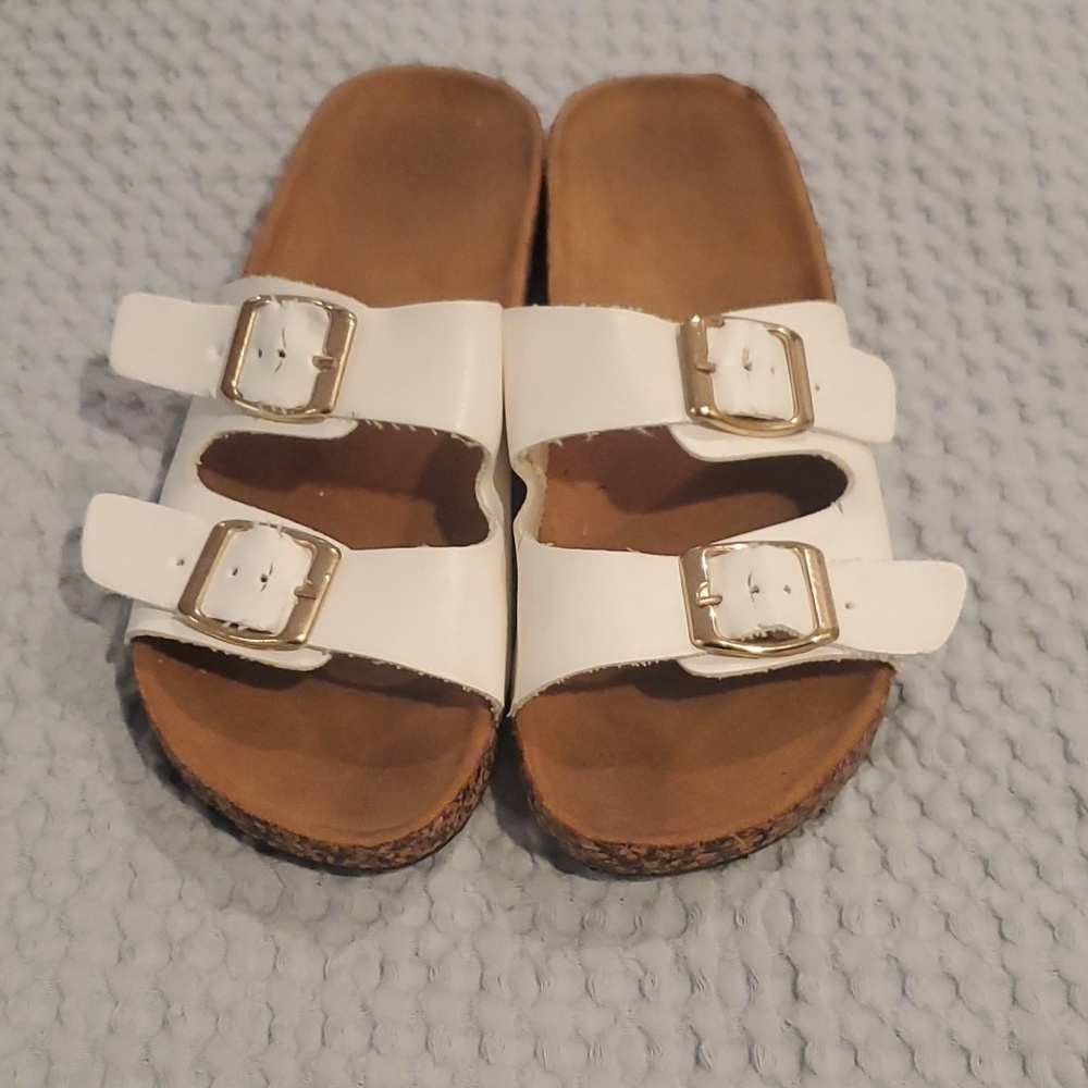 White Sandals Size 4 (3)